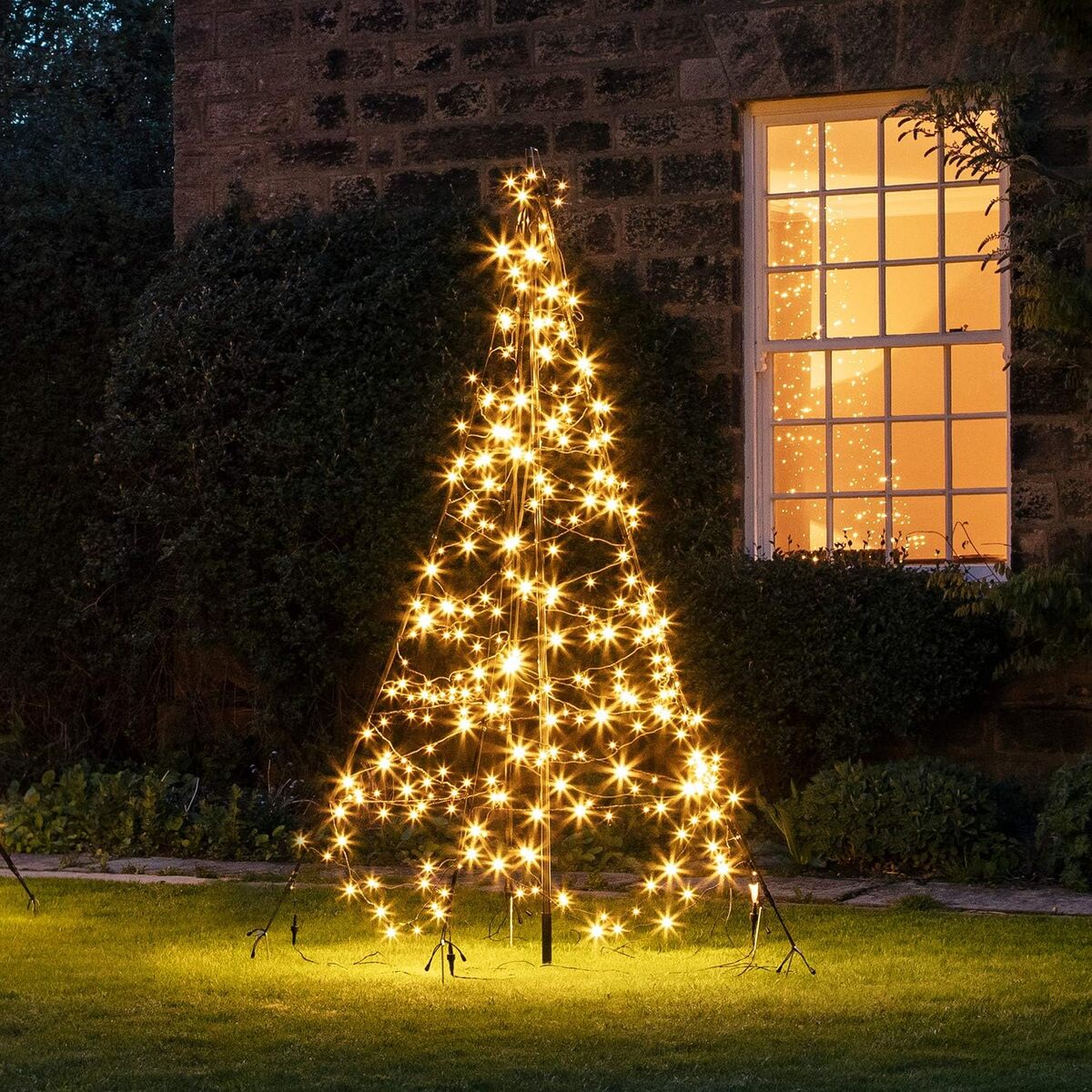 Test du sapin de Noël Fairybell Lights4fun 300 LED extérieures