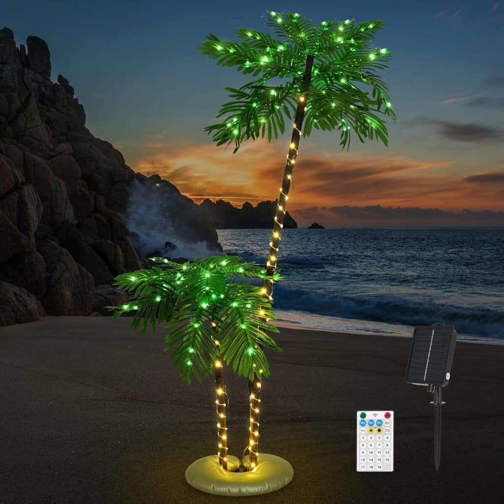 Test des palmiers d'extérieur éclairés