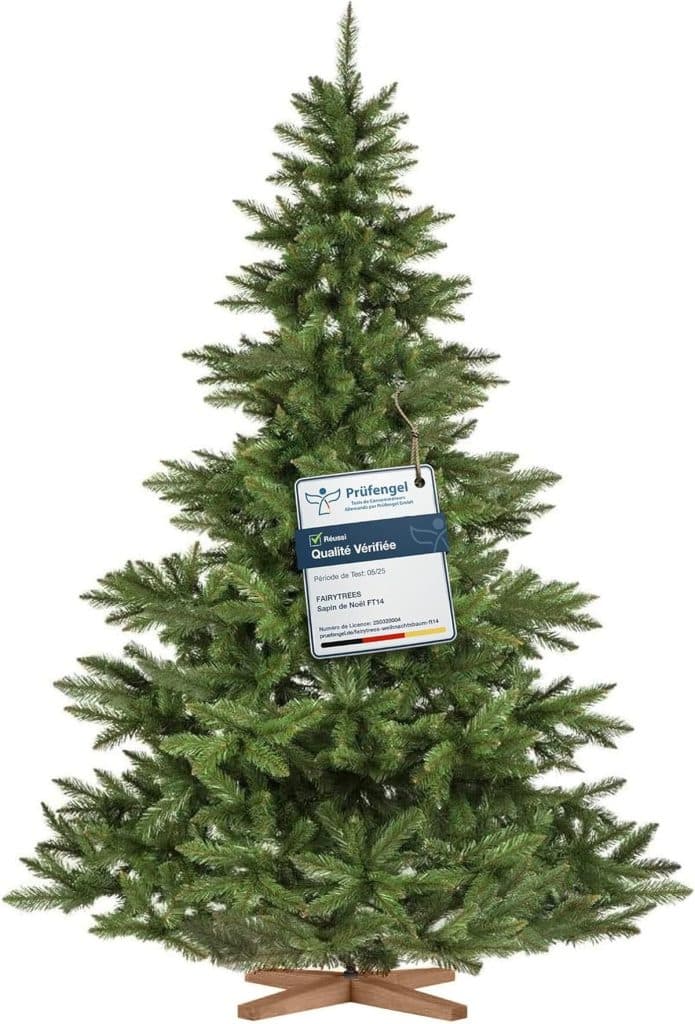 Test du sapin de Noël FairyTrees NORDMANN 220cm : un arbre artificiel avec support en bois