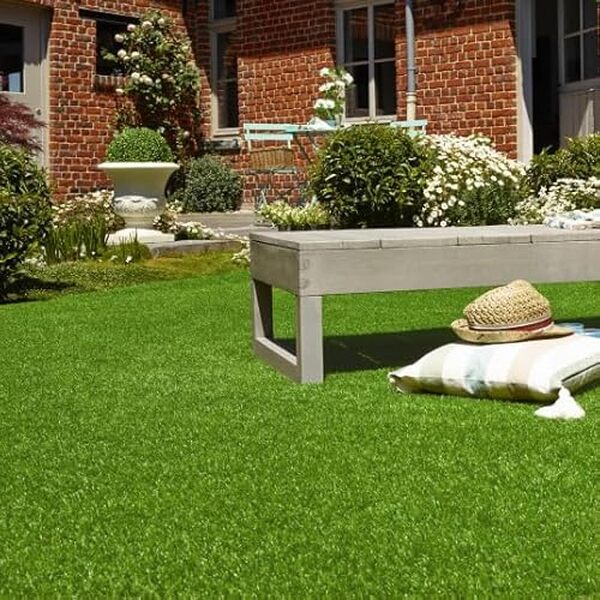 Découvrez notre évaluation complète du gazon synthétique Valençay 25mm : un choix idéal pour un jardin impeccable et sans entretien.
